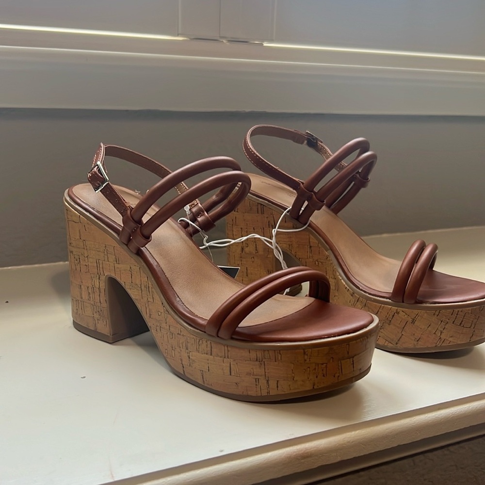 Tan Summer Heeled Sandal with adjustable heel straps